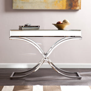 Beveled mirrors create alluring tabletop design Image 1