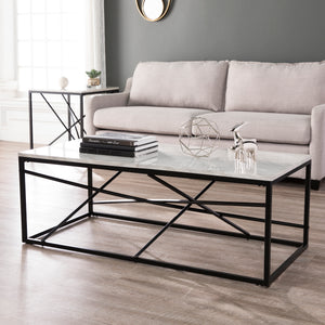 Versatile coffee table Image 1