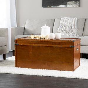 Trunk-style coffee table Image 1