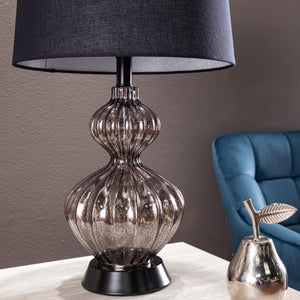 Table lamp w/ shade Image 2