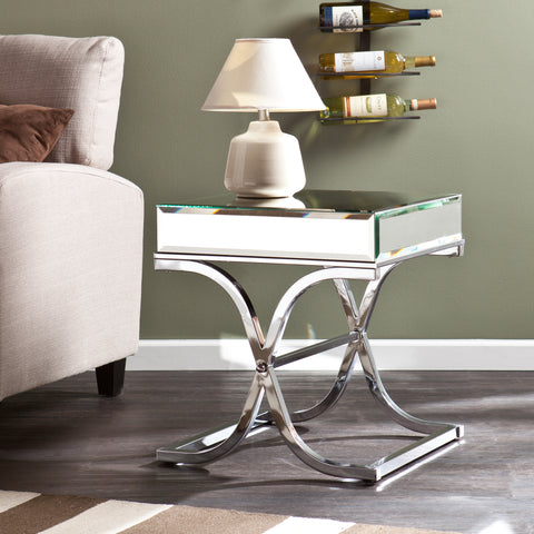 Image of Beveled mirrors create alluring tabletop design Image 1